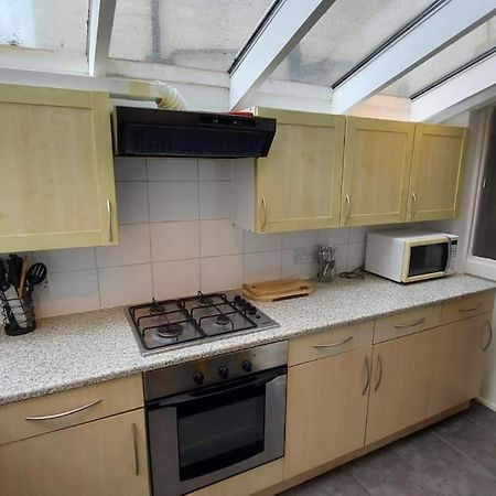 Private Guest Rooms In Tooting Лондон Екстериор снимка
