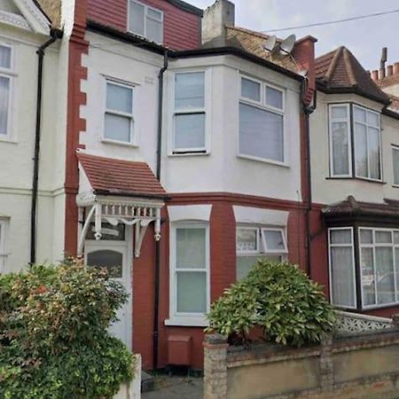 Private Guest Rooms In Tooting Лондон Екстериор снимка