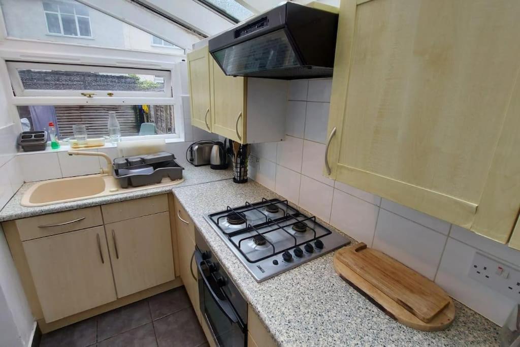 Private Guest Rooms In Tooting Лондон Екстериор снимка