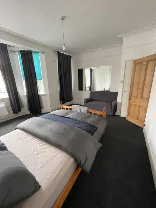 Private Guest Rooms In Tooting Лондон Екстериор снимка