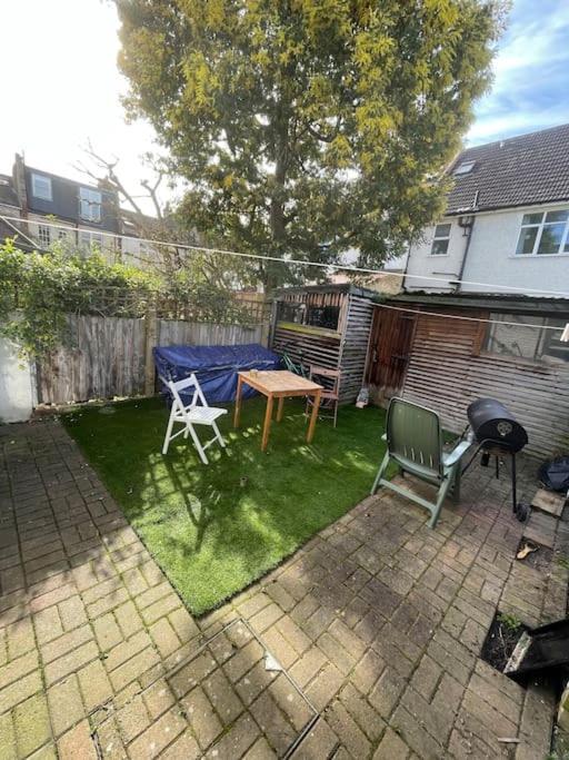 Private Guest Rooms In Tooting Лондон Екстериор снимка