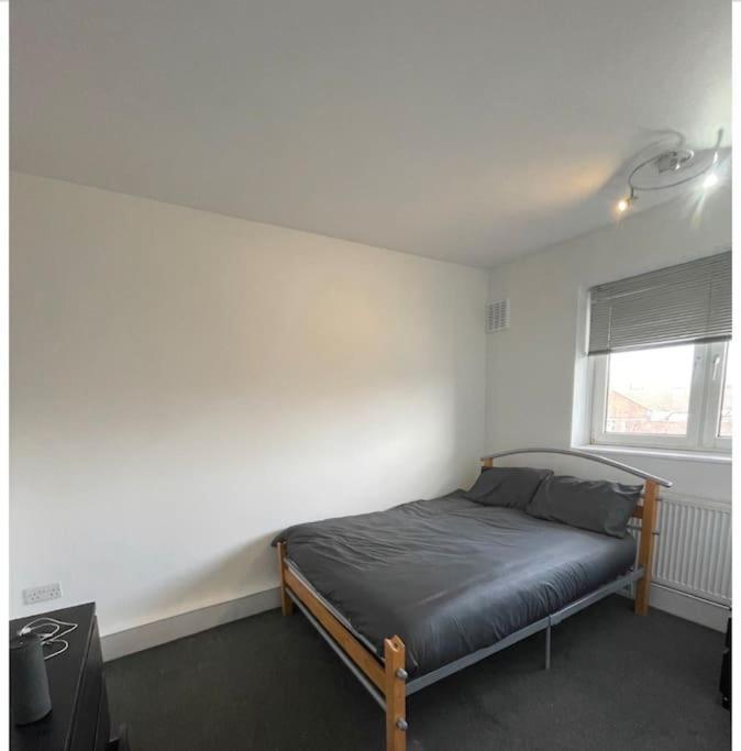 Private Guest Rooms In Tooting Лондон Екстериор снимка
